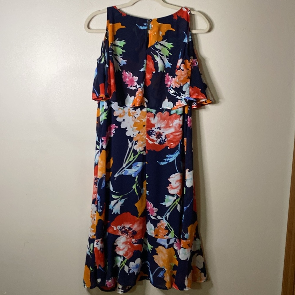 Floral Midi Dress in Navy with peek a boo shoulders size small - Picture 5 of 5
